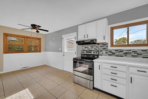 Tiny photo for 423 Maple Drive, Morris, IL 60450 (MLS # 12517177)