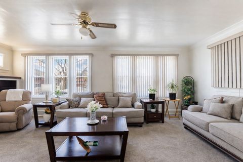 Tiny photo for 8129 S Cornell Avenue, Chicago, IL 60617 (MLS # 12553413)