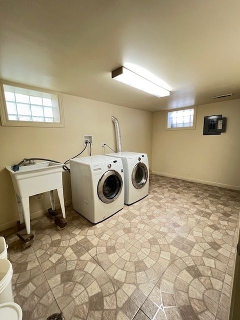 Tiny photo for 6539 N SACRAMENTO Avenue, Chicago, IL 60645 (MLS # 12505934)