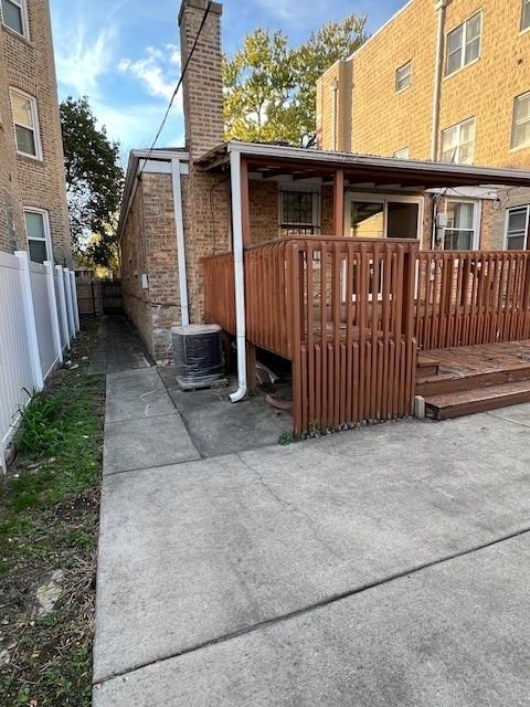 Tiny photo for 6539 N SACRAMENTO Avenue, Chicago, IL 60645 (MLS # 12505934)