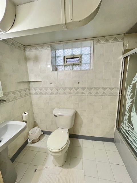 Tiny photo for 6539 N SACRAMENTO Avenue, Chicago, IL 60645 (MLS # 12505934)