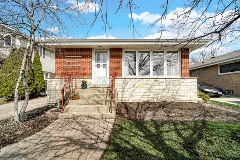 Photo of 10016 Estelle Drive, Rosemont, IL 60018 (MLS # 12598586)