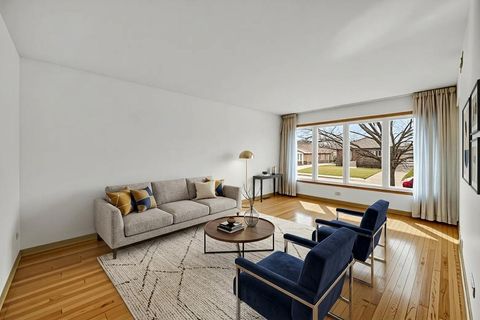 Tiny photo for 10016 Estelle Drive, Rosemont, IL 60018 (MLS # 12598586)