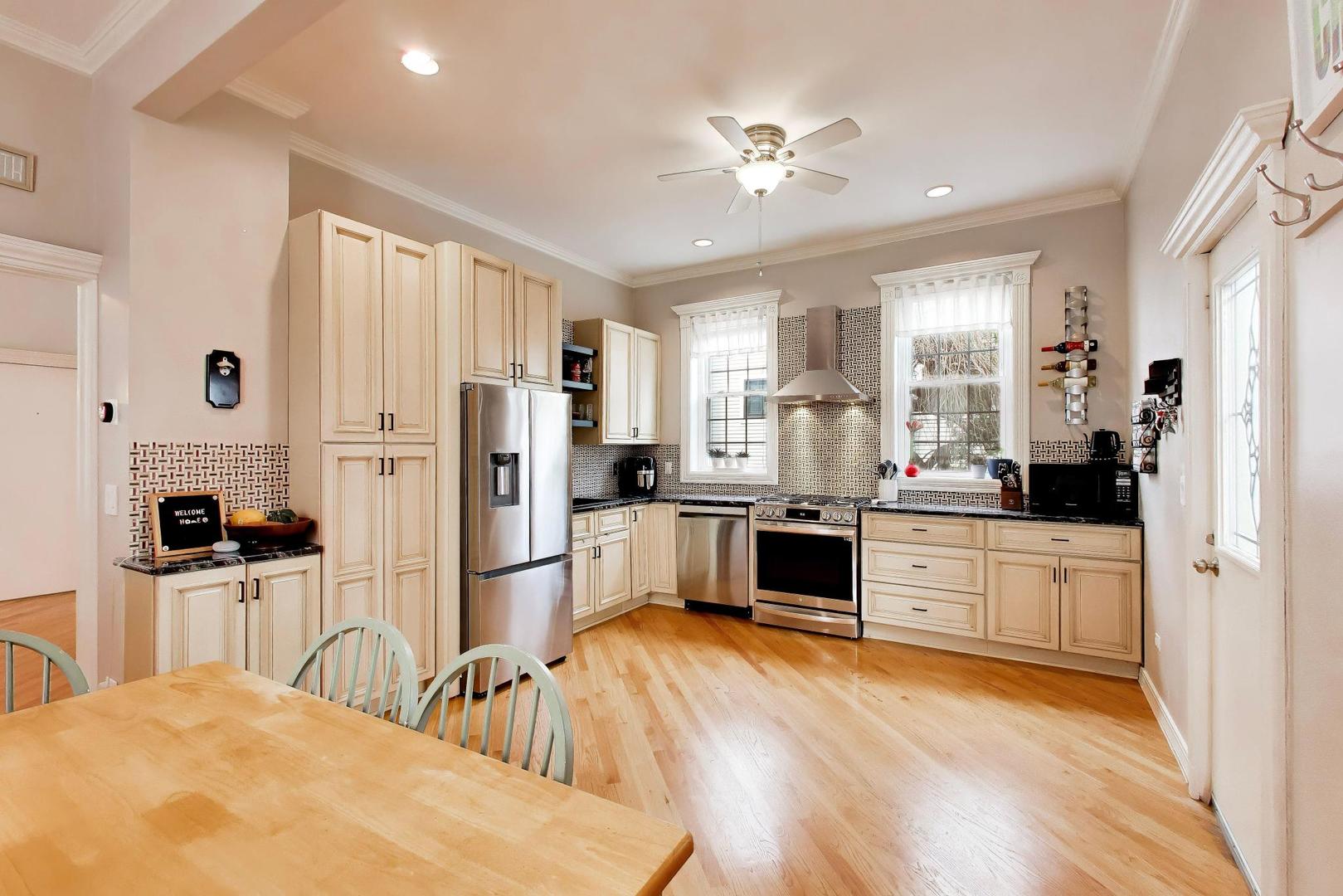 1232 W Nelson Street B