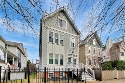 1232 W Nelson Street B Chicago IL 60657