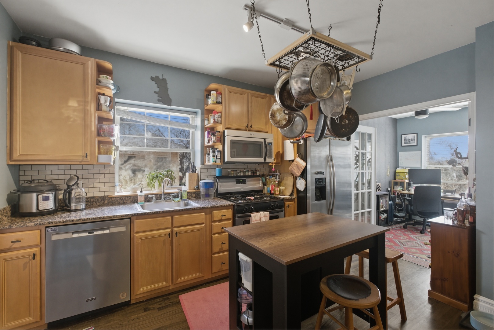 2544 W George Street 1