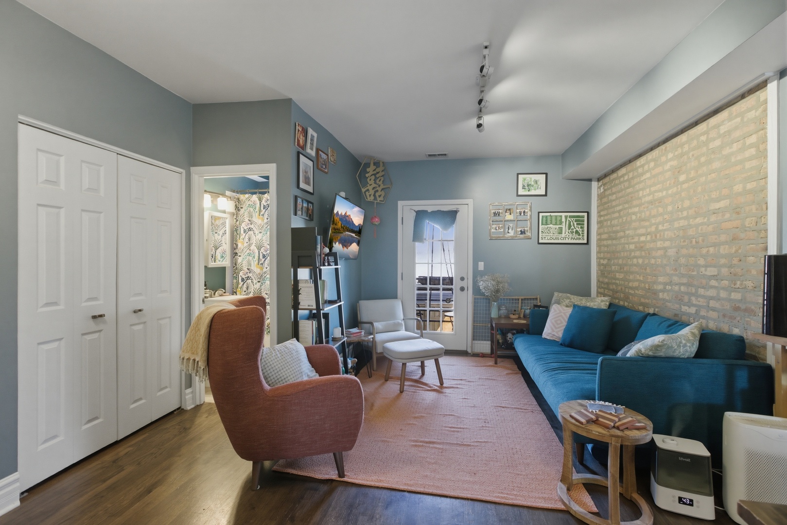 2544 W George Street 1