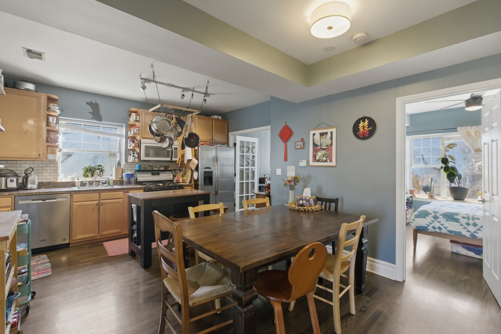 2544 W George Street 1