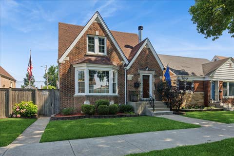 Photo of 7620 W Rascher Avenue, Chicago, IL 60656 (MLS # 12642066)