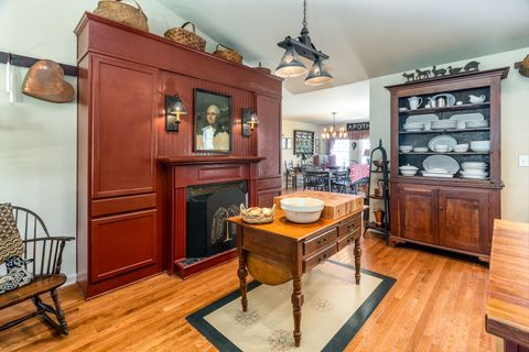 Tiny photo for 370 Woodlake Road, Eldorado, IL 62930 (MLS # 12614800)