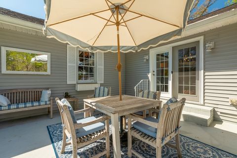 Tiny photo for 370 Woodlake Road, Eldorado, IL 62930 (MLS # 12614800)