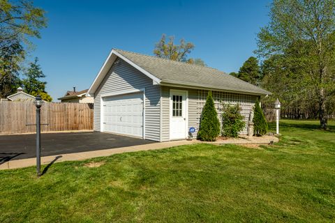Tiny photo for 370 Woodlake Road, Eldorado, IL 62930 (MLS # 12614800)