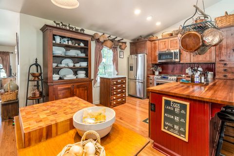 Tiny photo for 370 Woodlake Road, Eldorado, IL 62930 (MLS # 12614800)