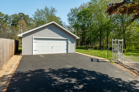 Tiny photo for 370 Woodlake Road, Eldorado, IL 62930 (MLS # 12614800)