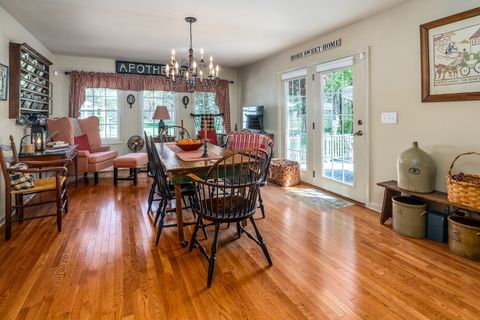 Tiny photo for 370 Woodlake Road, Eldorado, IL 62930 (MLS # 12614800)