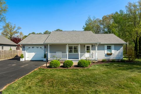 Photo of 370 Woodlake Road, Eldorado, IL 62930 (MLS # 12614800)