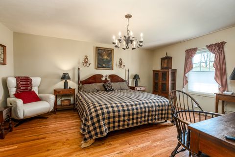 Tiny photo for 370 Woodlake Road, Eldorado, IL 62930 (MLS # 12614800)