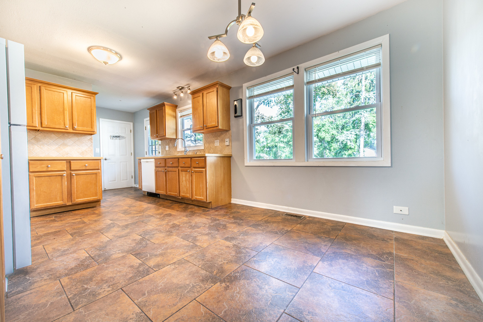 1043 Elmwood Lane