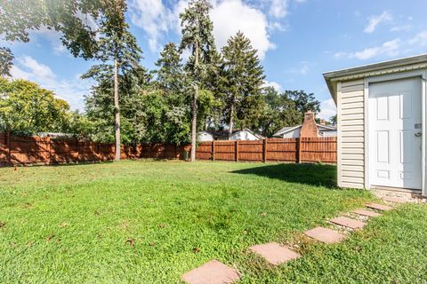 Tiny photo for 1043 Elmwood Lane, Elk Grove Village, IL 60007 (MLS # 12490823)