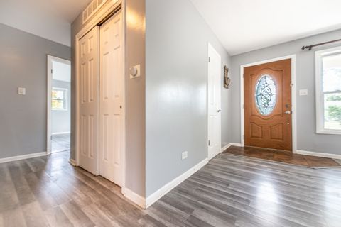 Tiny photo for 1043 Elmwood Lane, Elk Grove Village, IL 60007 (MLS # 12490823)