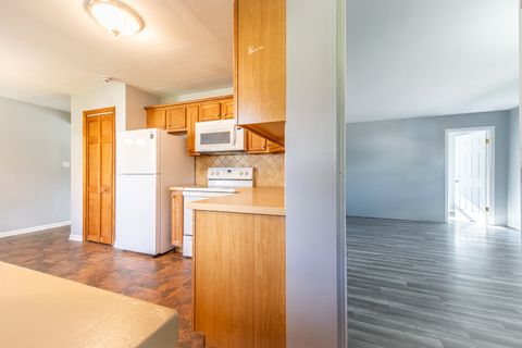 Tiny photo for 1043 Elmwood Lane, Elk Grove Village, IL 60007 (MLS # 12490823)