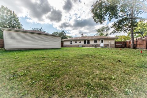 Tiny photo for 1043 Elmwood Lane, Elk Grove Village, IL 60007 (MLS # 12490823)