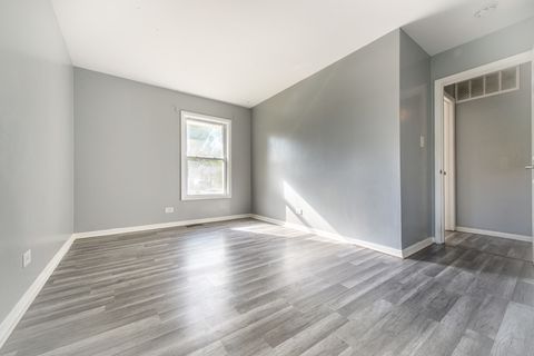 Tiny photo for 1043 Elmwood Lane, Elk Grove Village, IL 60007 (MLS # 12490823)