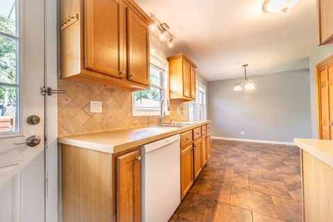 Tiny photo for 1043 Elmwood Lane, Elk Grove Village, IL 60007 (MLS # 12490823)