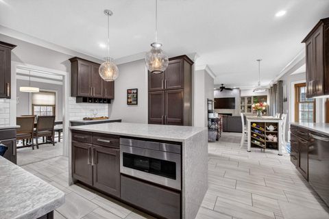 Tiny photo for 3850 E 59th Street, Davenport, IA 52807 (MLS # 12571662)