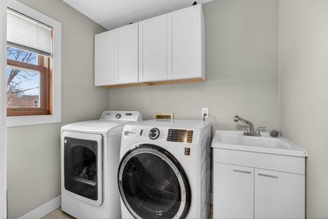 Tiny photo for 3850 E 59th Street, Davenport, IA 52807 (MLS # 12571662)