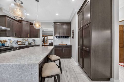 Tiny photo for 3850 E 59th Street, Davenport, IA 52807 (MLS # 12571662)