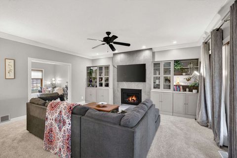 Tiny photo for 3850 E 59th Street, Davenport, IA 52807 (MLS # 12571662)