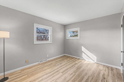 Tiny photo for 401 Oak Drive, Roberts, IL 60962 (MLS # 12567383)