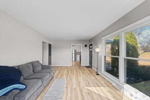 Tiny photo for 401 Oak Drive, Roberts, IL 60962 (MLS # 12567383)