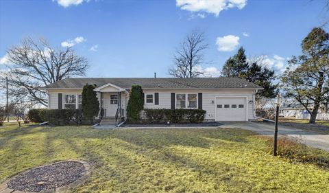 Tiny photo for 401 Oak Drive, Roberts, IL 60962 (MLS # 12567383)