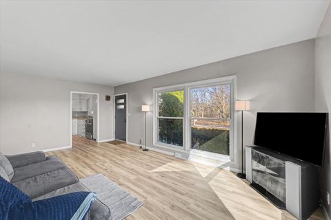 Tiny photo for 401 Oak Drive, Roberts, IL 60962 (MLS # 12567383)