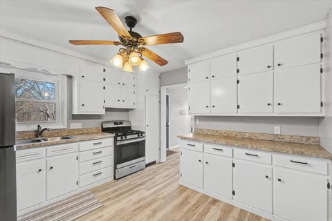 Tiny photo for 401 Oak Drive, Roberts, IL 60962 (MLS # 12567383)