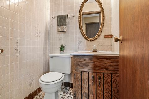 Tiny photo for 5707 W 90th Place, Oak Lawn, IL 60453 (MLS # 12588070)