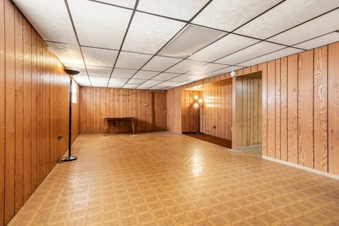 Tiny photo for 5707 W 90th Place, Oak Lawn, IL 60453 (MLS # 12588070)