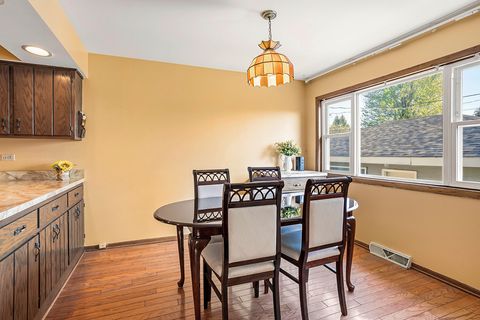 Tiny photo for 5707 W 90th Place, Oak Lawn, IL 60453 (MLS # 12588070)