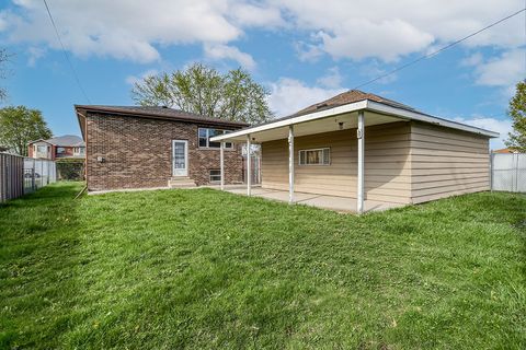 Tiny photo for 5707 W 90th Place, Oak Lawn, IL 60453 (MLS # 12588070)
