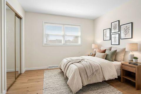 Tiny photo for 5707 W 90th Place, Oak Lawn, IL 60453 (MLS # 12588070)