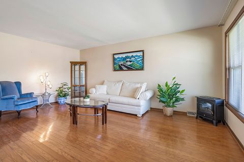 Tiny photo for 5707 W 90th Place, Oak Lawn, IL 60453 (MLS # 12588070)