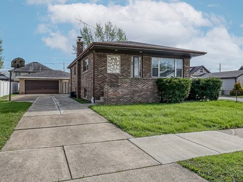 Photo of 5707 W 90th Place, Oak Lawn, IL 60453 (MLS # 12588070)