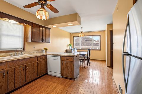 Tiny photo for 5707 W 90th Place, Oak Lawn, IL 60453 (MLS # 12588070)