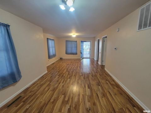 Tiny photo for 705 S 11TH Street, Herrin, IL 62948 (MLS # EB460448)