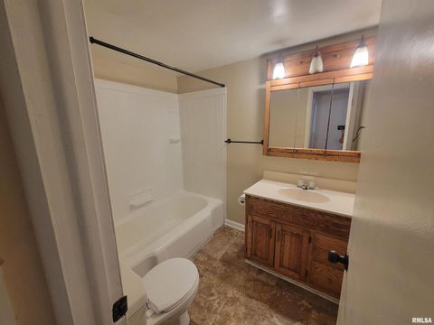 Tiny photo for 705 S 11TH Street, Herrin, IL 62948 (MLS # EB460448)