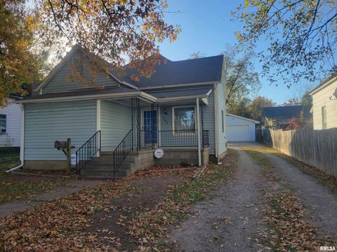 Tiny photo for 705 S 11TH Street, Herrin, IL 62948 (MLS # EB460448)