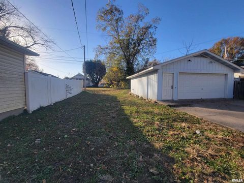 Tiny photo for 705 S 11TH Street, Herrin, IL 62948 (MLS # EB460448)