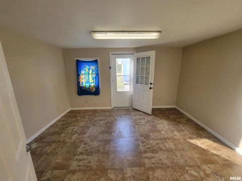 Tiny photo for 705 S 11TH Street, Herrin, IL 62948 (MLS # EB460448)